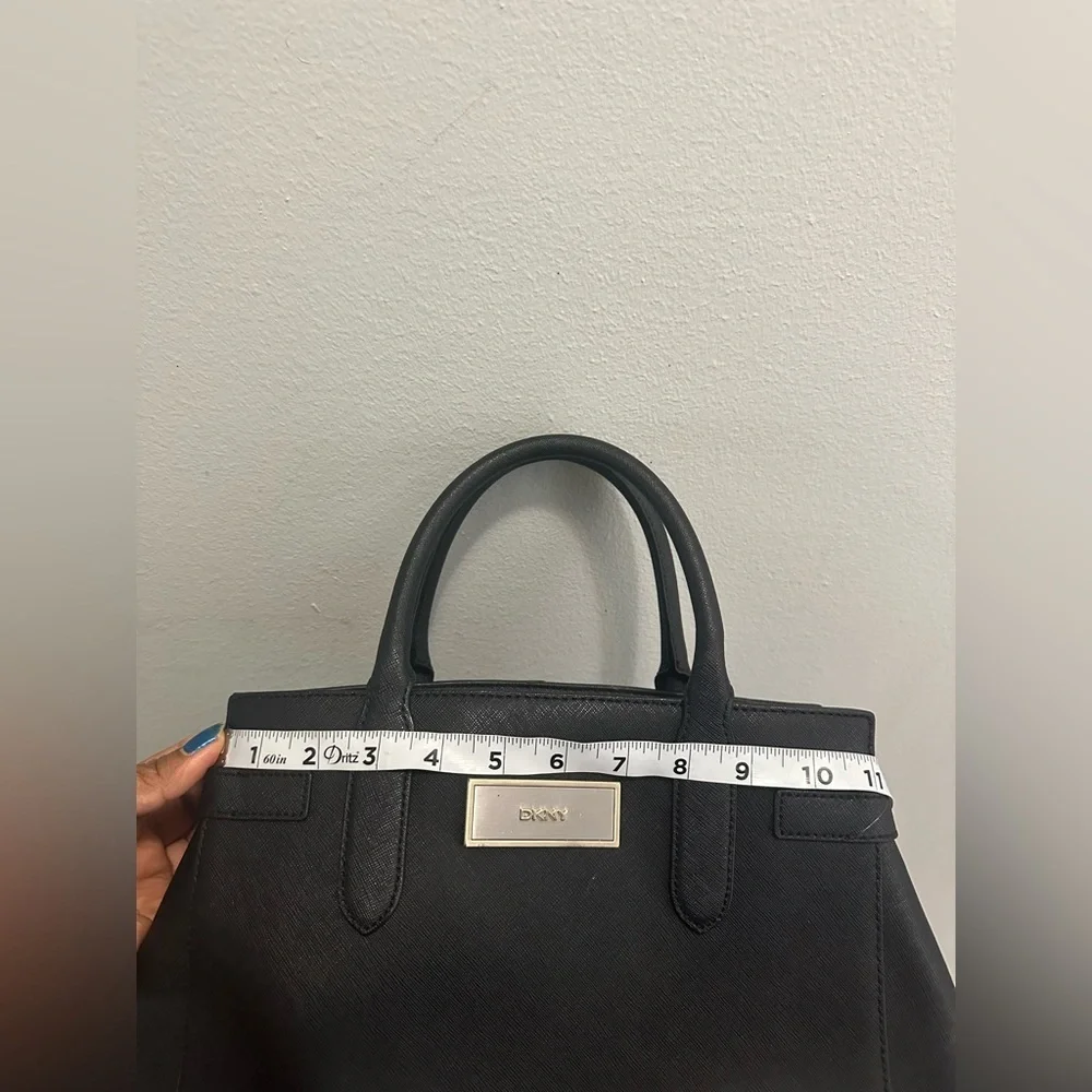 Dkny chic black